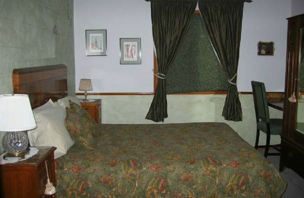 Inn At Clifftop Lane Bed And Breakfast Whistler Exteriör bild