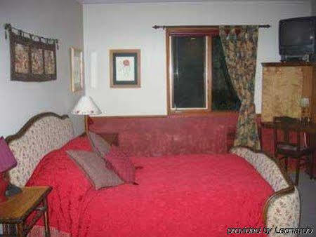 Inn At Clifftop Lane Bed And Breakfast Whistler Exteriör bild
