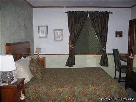 Inn At Clifftop Lane Bed And Breakfast Whistler Exteriör bild
